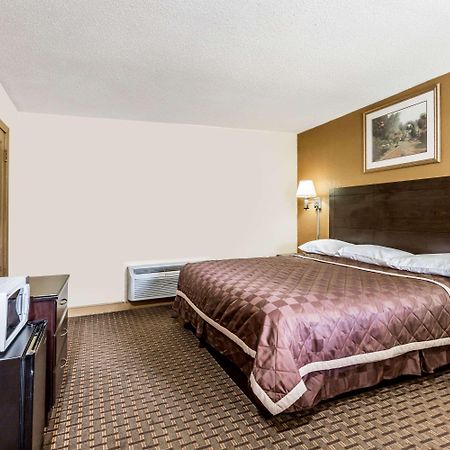 Knights Inn Glen Allen Bagian luar foto