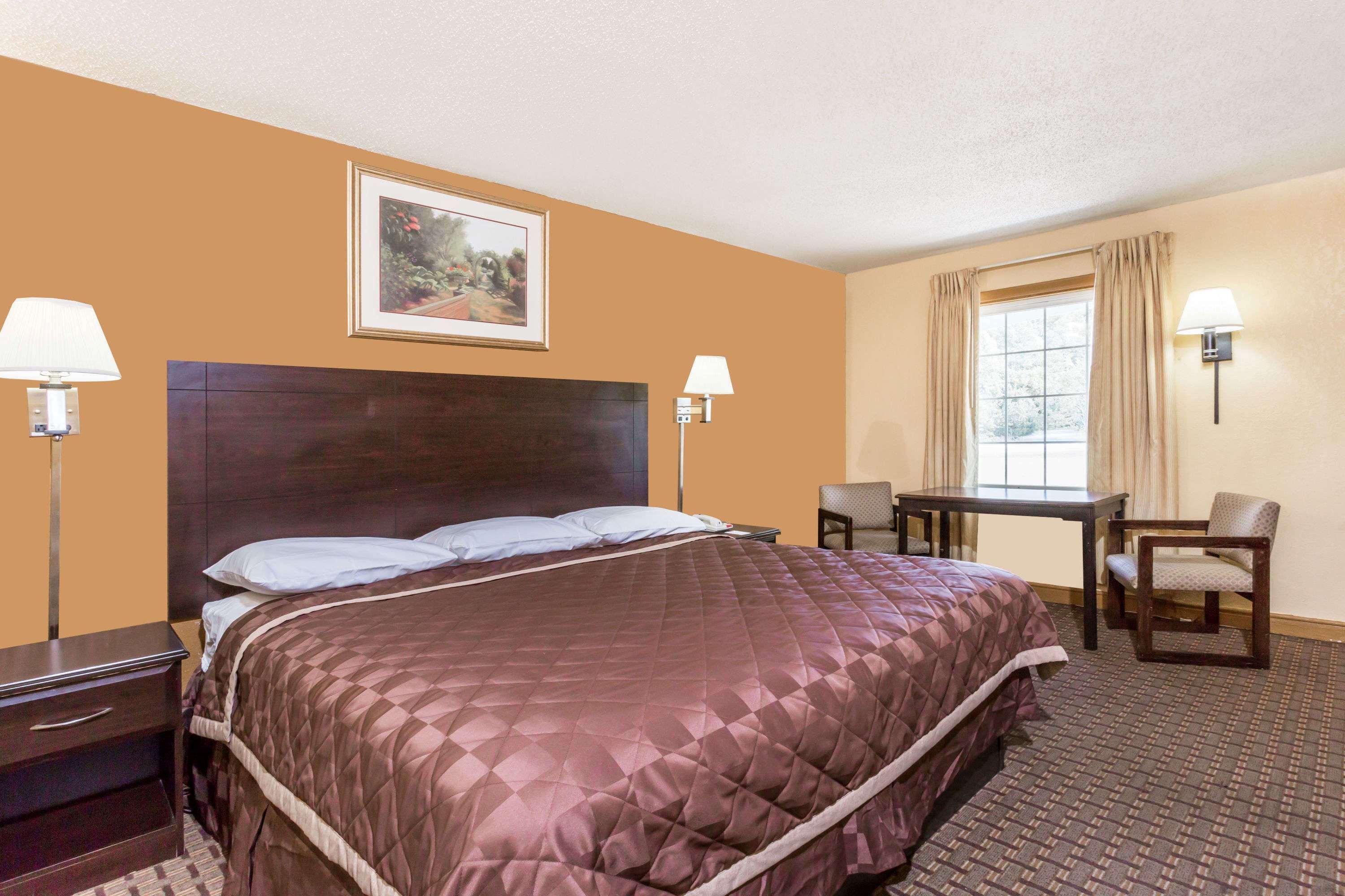 Knights Inn Glen Allen Bagian luar foto