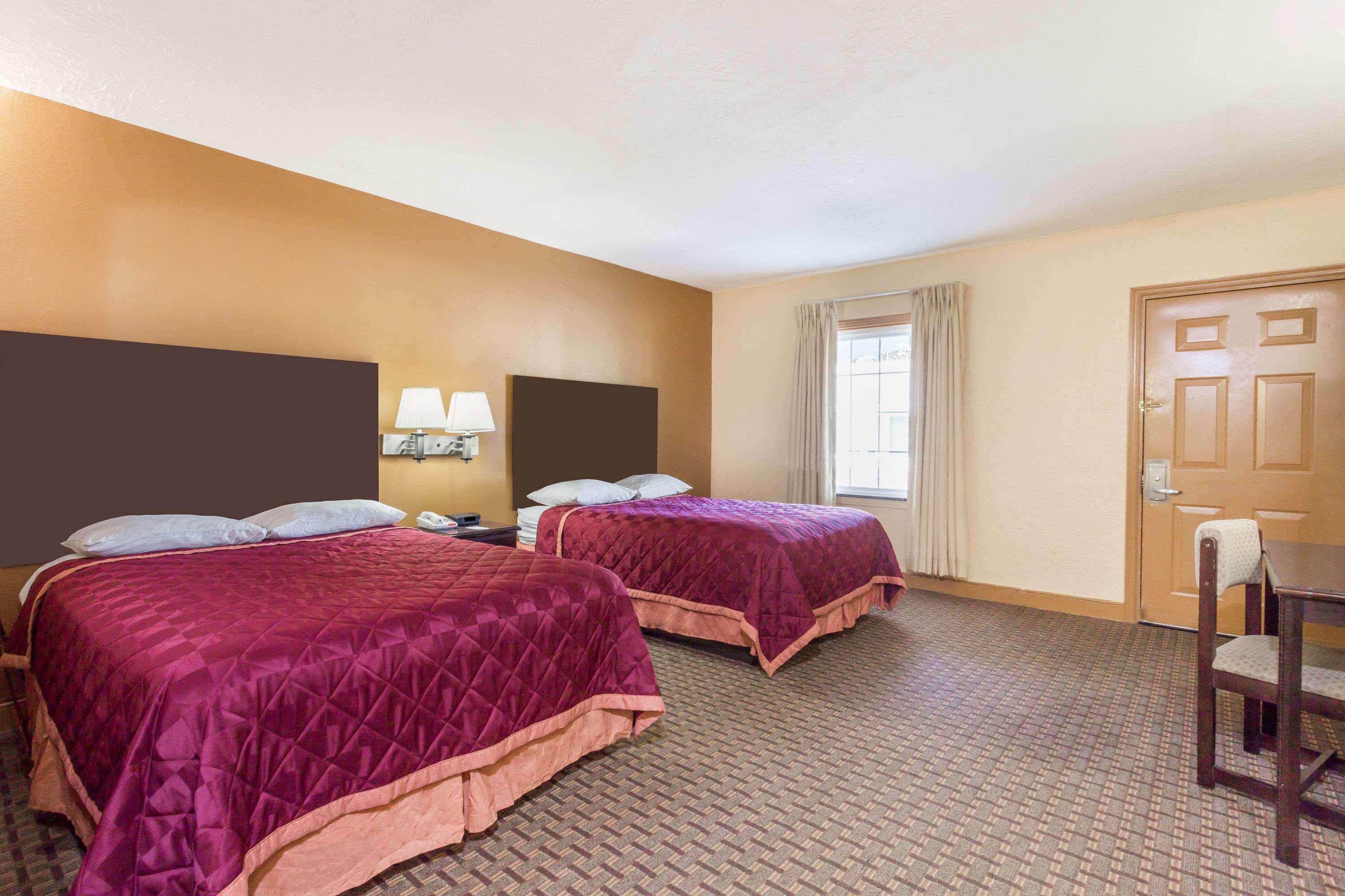 Knights Inn Glen Allen Bagian luar foto